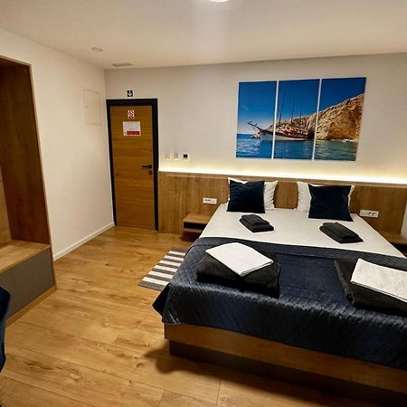 Rooms Slavonski Brod Eksteriør billede