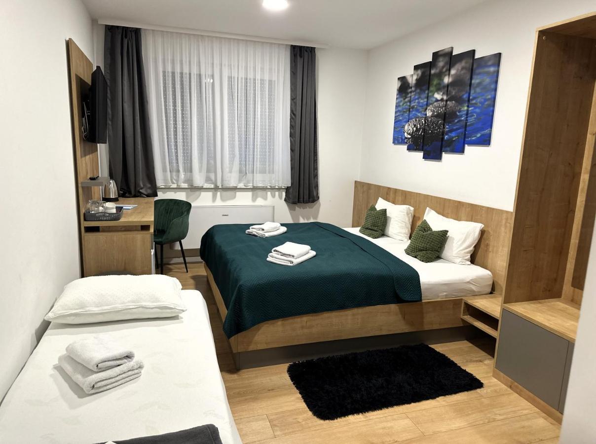 Rooms Slavonski Brod Eksteriør billede