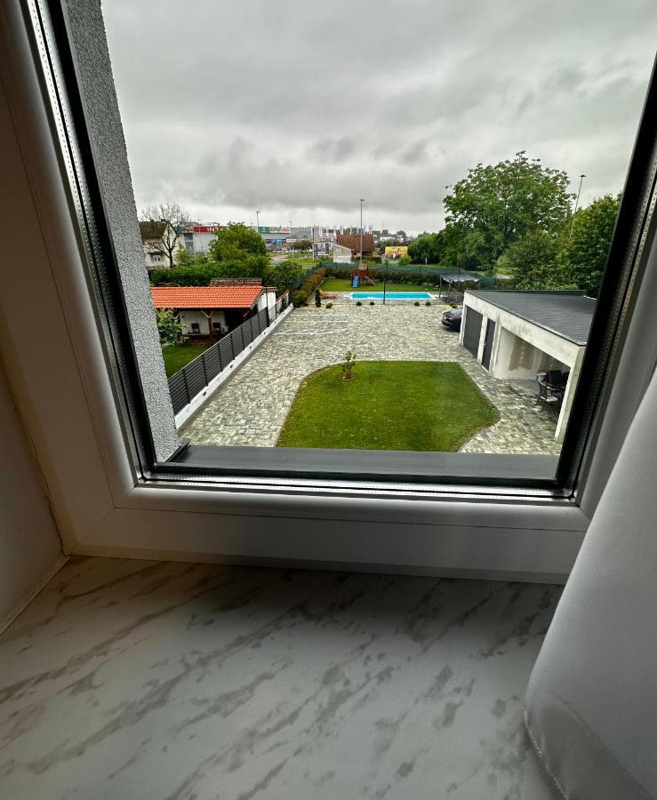 Rooms Slavonski Brod Eksteriør billede