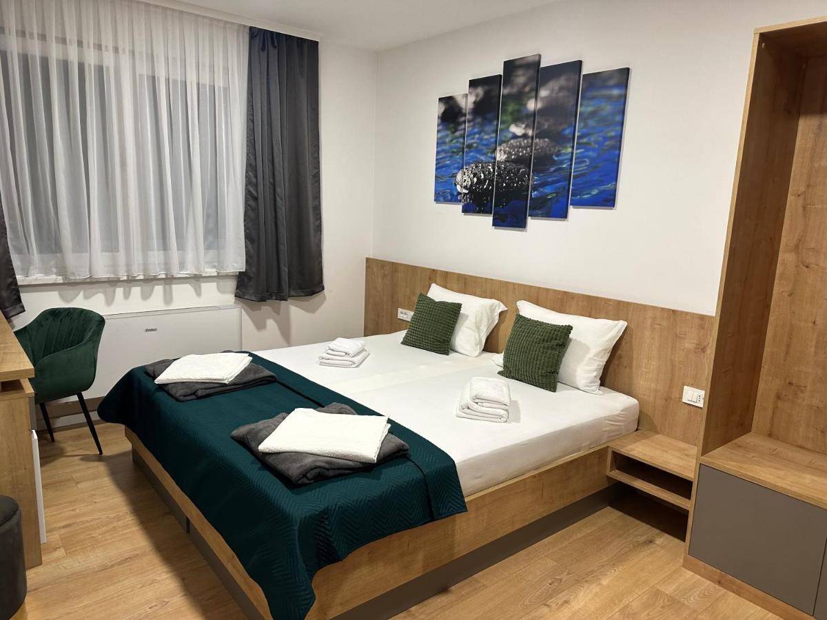 Rooms Slavonski Brod Eksteriør billede