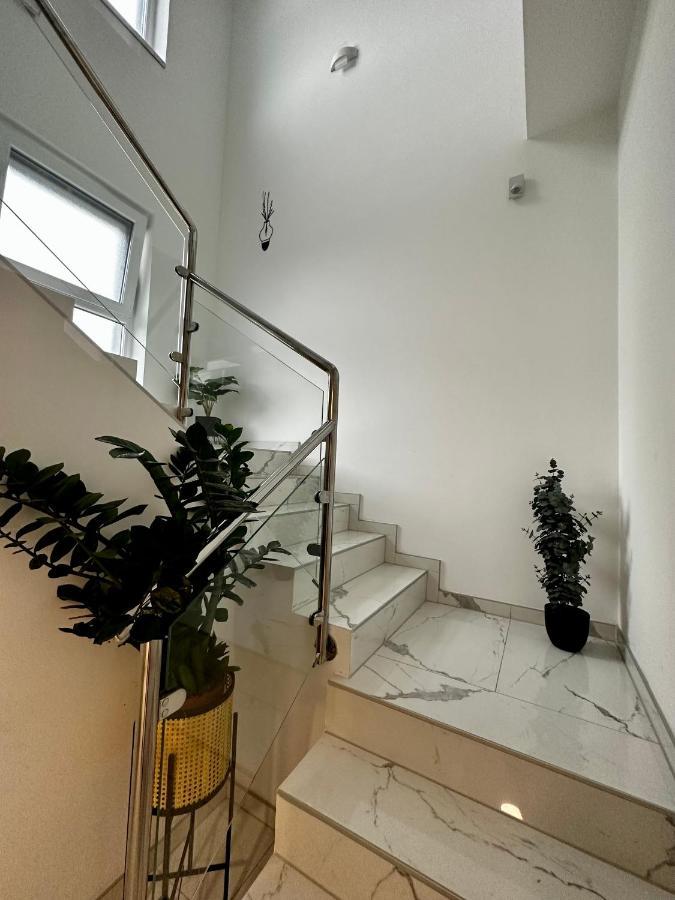 Rooms Slavonski Brod Eksteriør billede