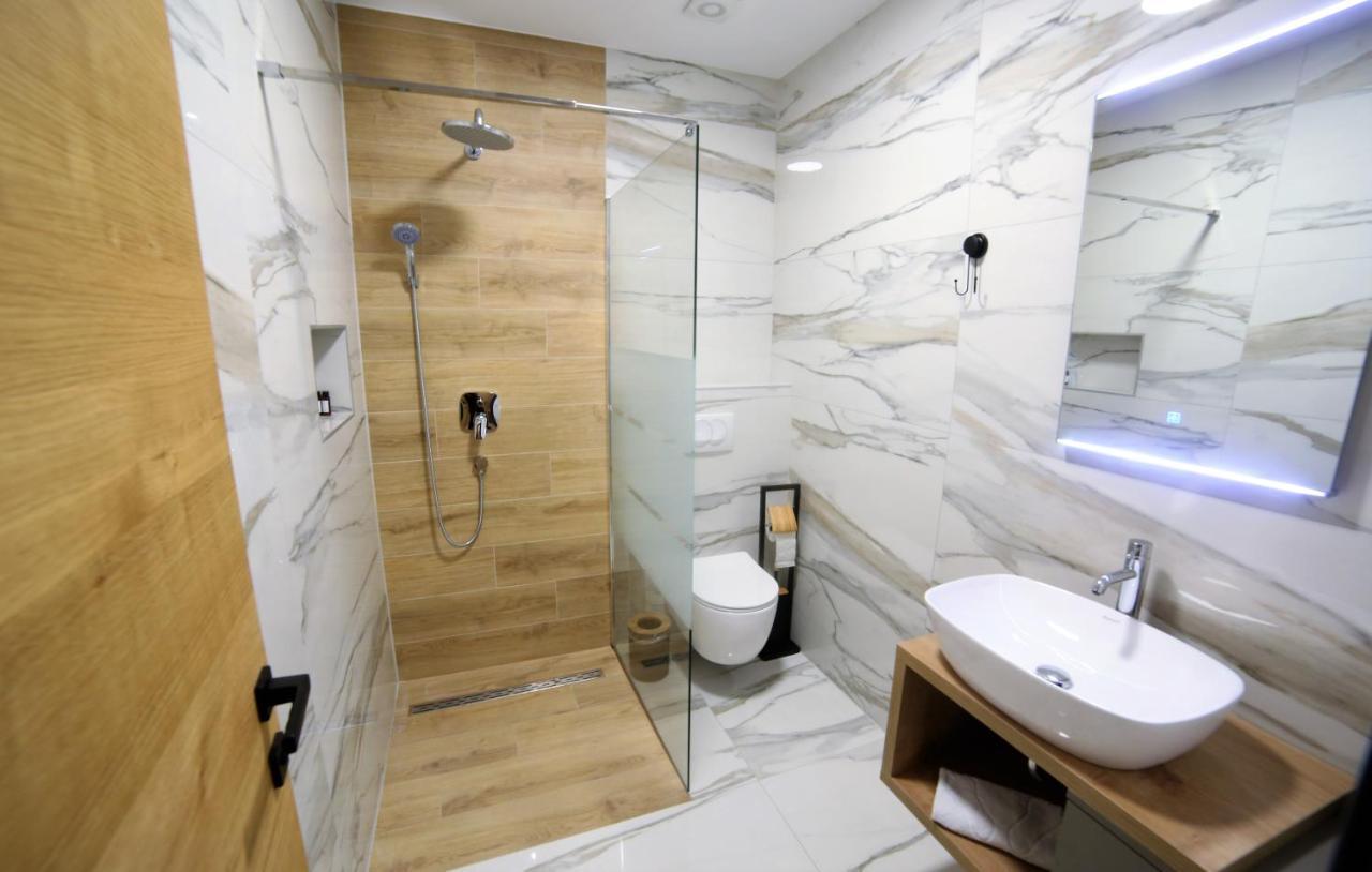 Rooms Slavonski Brod Eksteriør billede