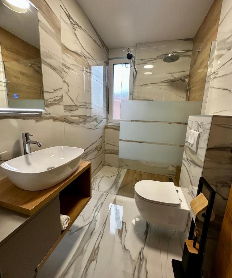 Rooms Slavonski Brod Eksteriør billede