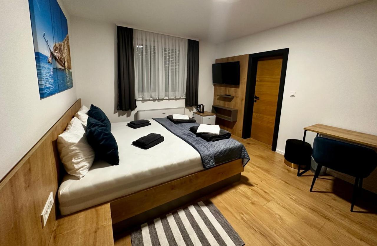 Rooms Slavonski Brod Eksteriør billede